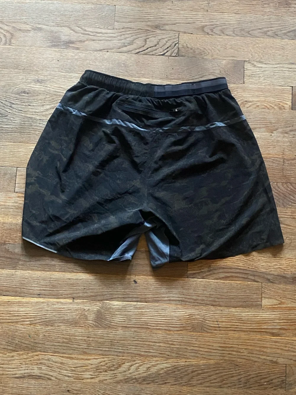 Lululemon Surge Short 5” Kinetic Green size medium